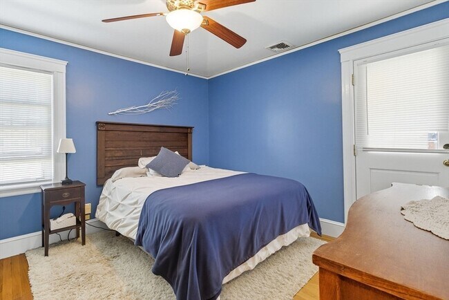 Building Photo - 40 Cottage Park Rd