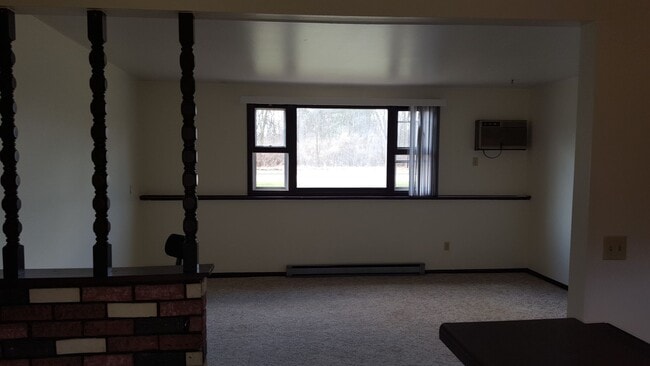 Building Photo - 2 Bedroom Duplex