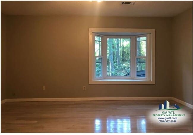 Building Photo - Spacious home in Stone Mountain with sunroom