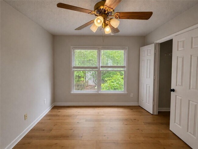 Building Photo - 6310 Barwick Ln