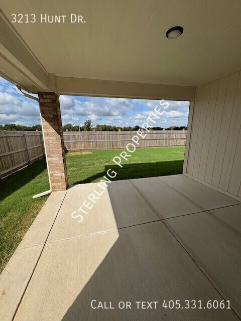 Building Photo - 3213 Hunt Dr
