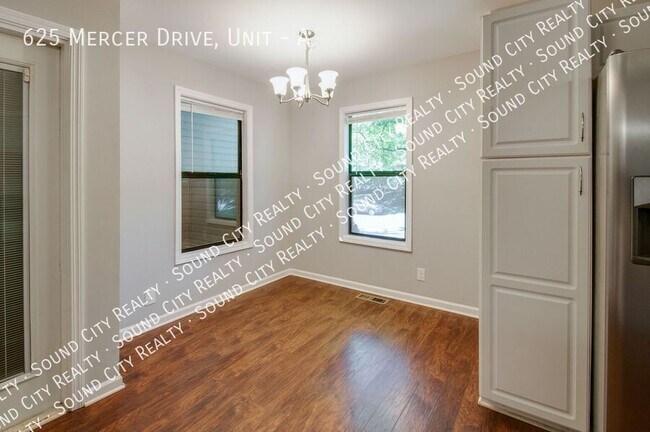 Building Photo - 625 Mercer Dr