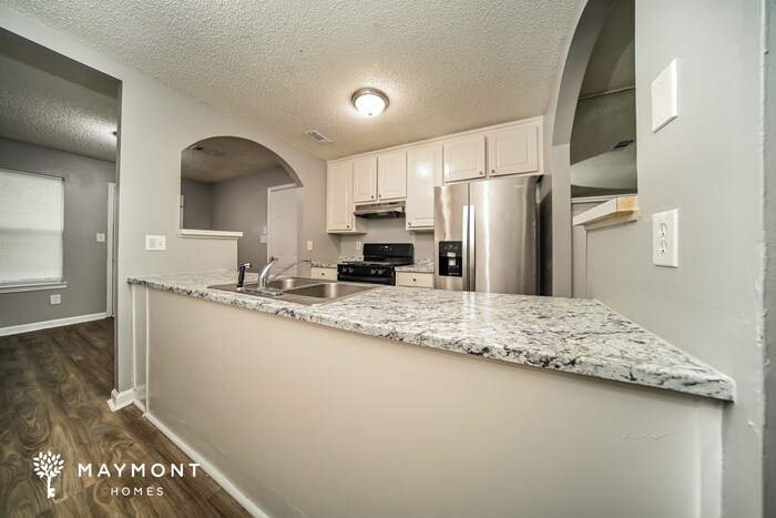 Building Photo - 800 Tramore Dr