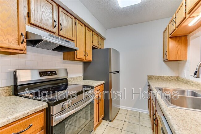 Building Photo - 208 W Buena Vista Ave