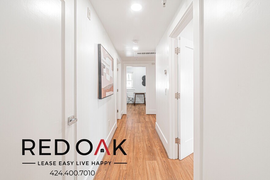 Building Photo - 6533 Hollywood Blvd