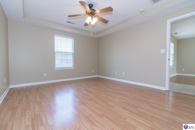 Building Photo - 212 Applewood Ln