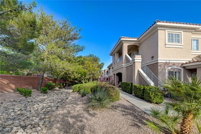 Building Photo - 10552 Pine Pointe Ave