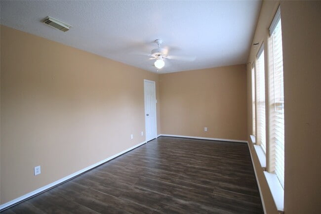 Building Photo - 19927 Black Canyon Dr