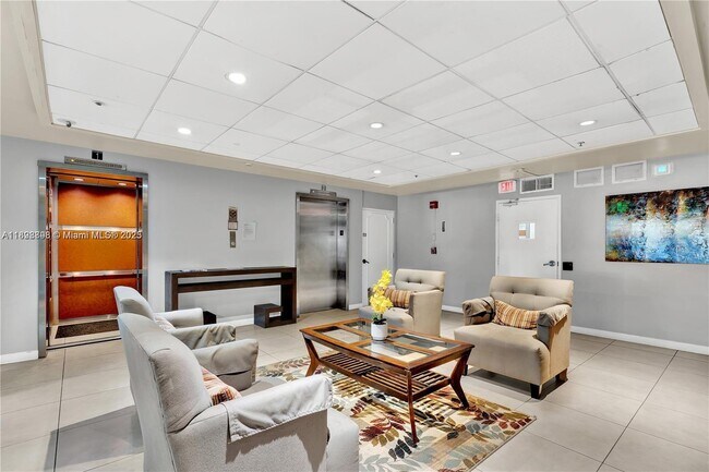 Building Photo - 145 SE 25th Rd