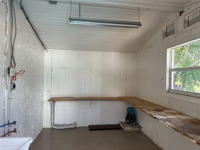 Building Photo - 1107 SW 83rd Ave