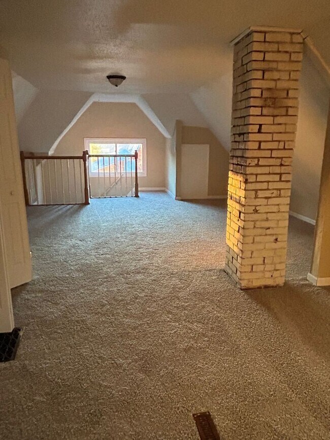 Building Photo - BELOW MARKET RENT!