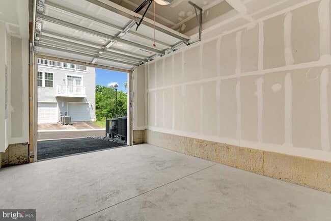 Building Photo - 4113 -B Chickadee Ct