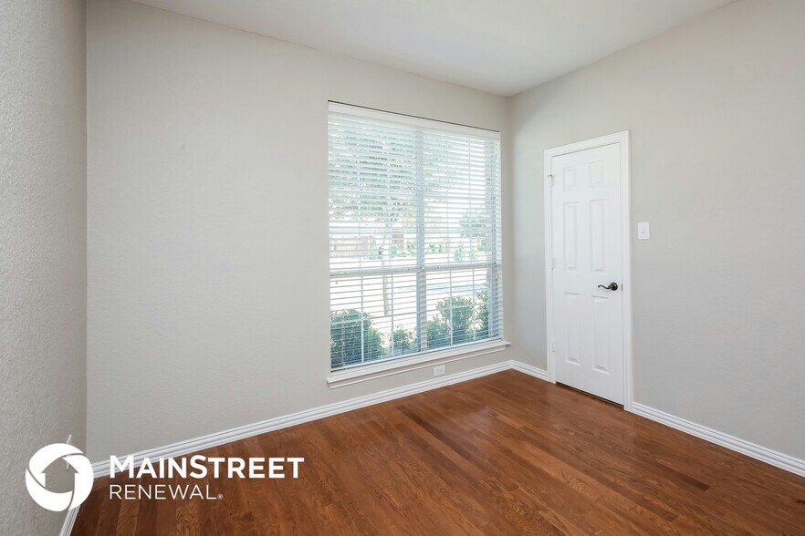 Building Photo - 5213 Leander Way