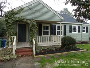 Building Photo - Renovated Home in Wilmington