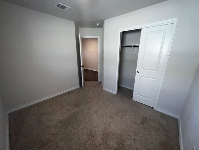 Building Photo - 6507 Hoffman Pln