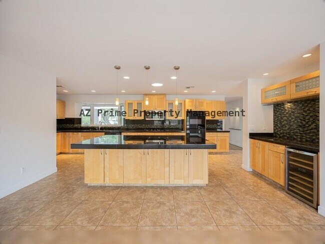 Building Photo - 5301 N 43rd Pl