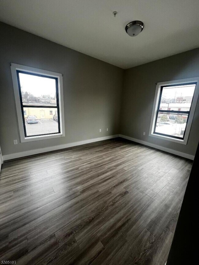 Building Photo - 22 Center St