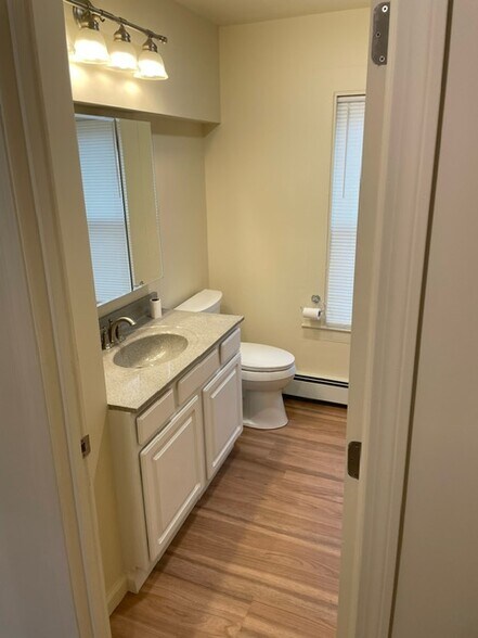 Building Photo - 31 Elm Hill Rd