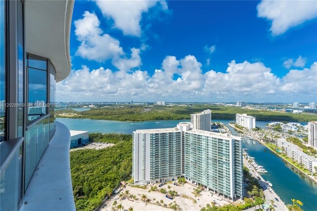 Building Photo - 15701 Collins Ave