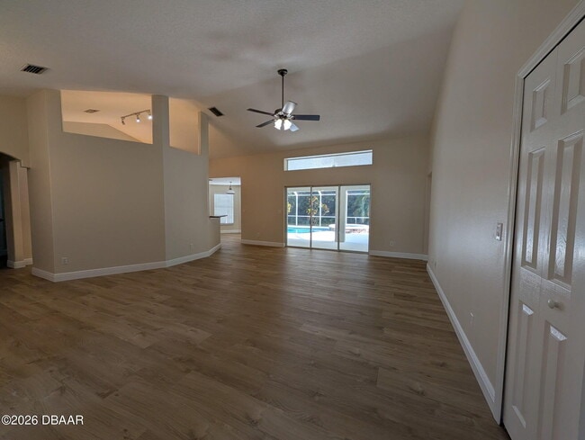 Building Photo - 3725 Sunrise Oaks Dr