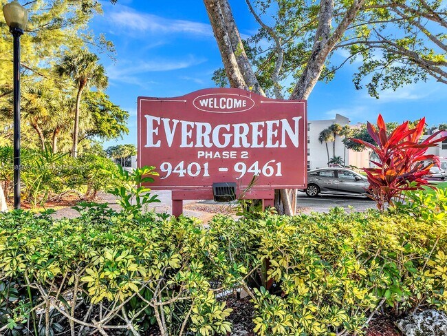 Building Photo - 9451 Evergreen Pl