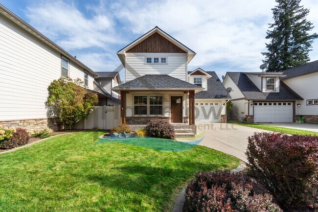Building Photo - 3 Bedroom 3 Bathroom Home with Attached 2 Car Garage Available in Coeur d'Alene!