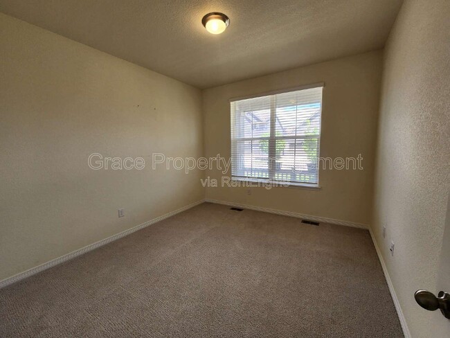 Building Photo - 808 Byrd Dr