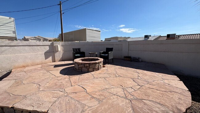 Building Photo - Furnished Pool Home Rental!!