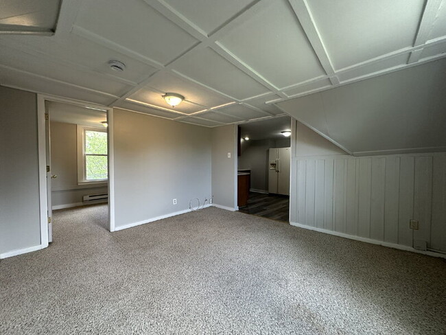 Building Photo - 2122 Elston St