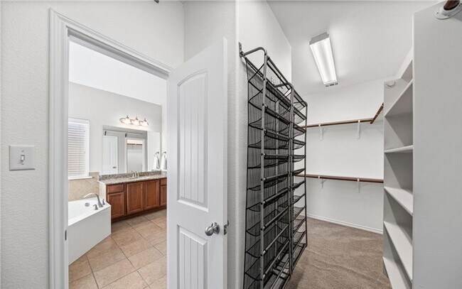 Building Photo - Beautiful 3 bedroom home located in Tuscany Meadows!