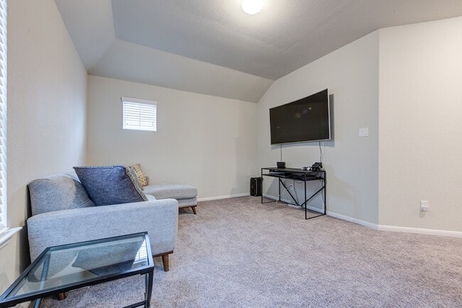 Building Photo - 3327 Etring Ln