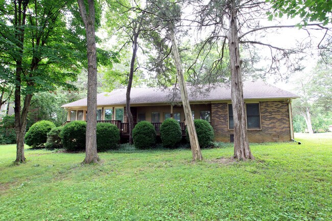 Building Photo - 1726 Wiltshire Dr