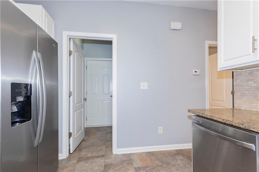 Building Photo - 995 Treymont Way SW