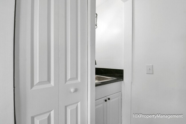 Building Photo - 499 E Columbus St