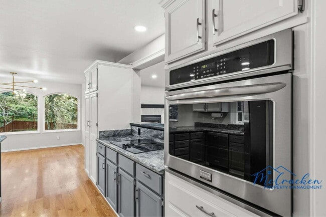 Building Photo - 525 Ashland Loop Rd