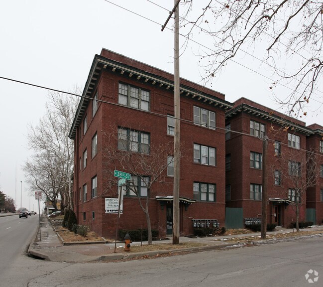 Building Photo - 720-722 W 38th St