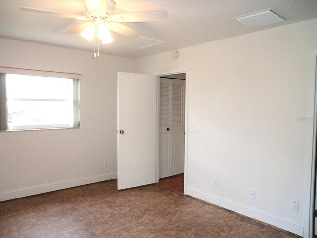 Building Photo - 1902 Andover St