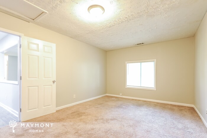 Building Photo - 629 Roxbury Dr