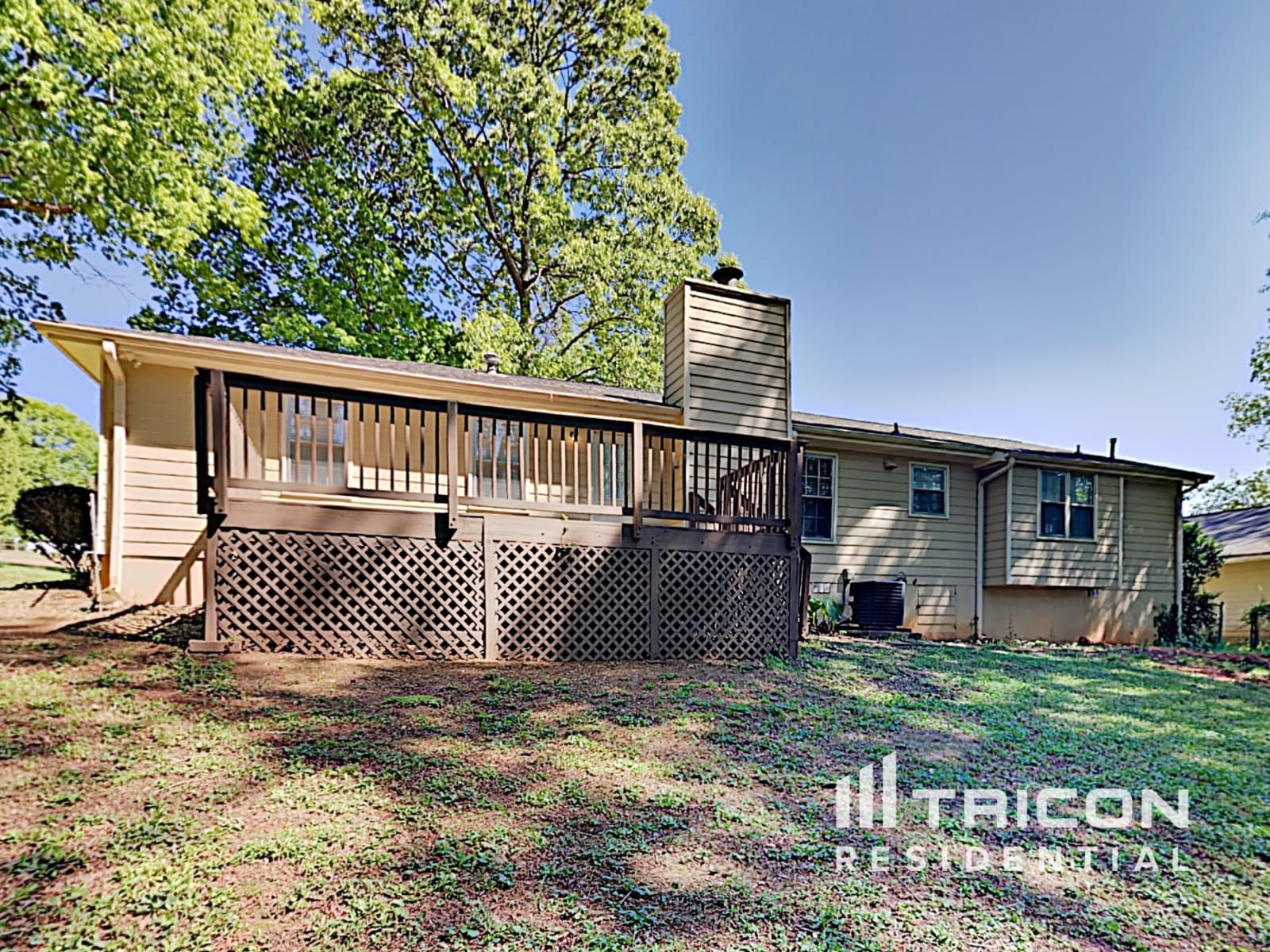 Building Photo - 611 Greenview Ave SE