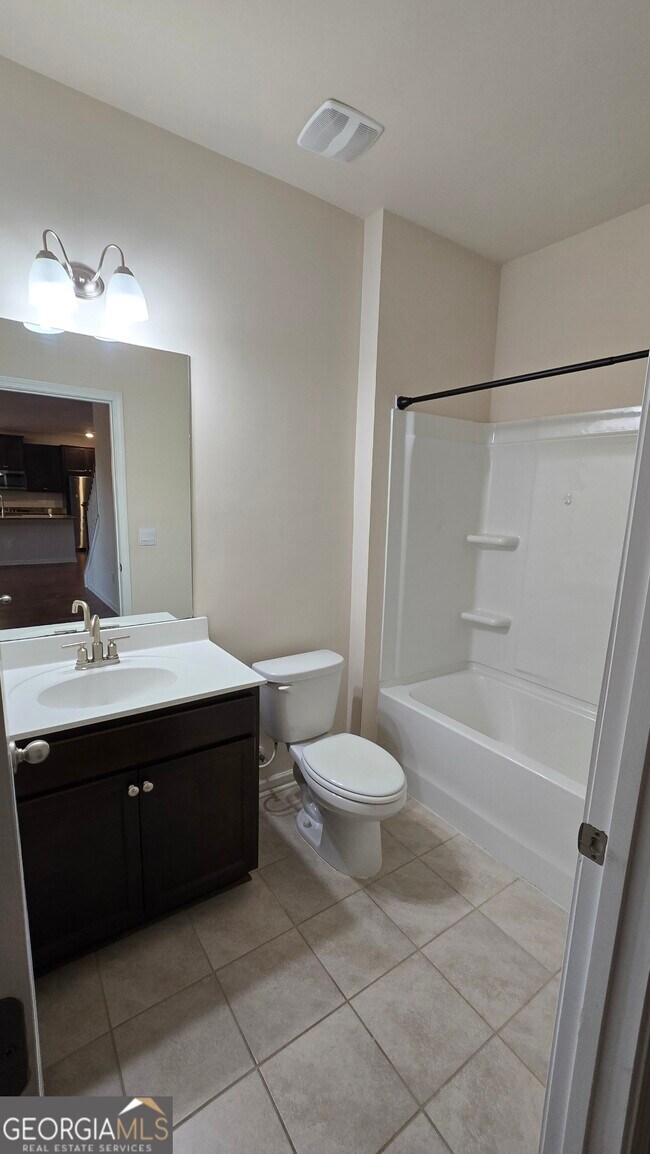 Building Photo - 13106 Vista Dr SE