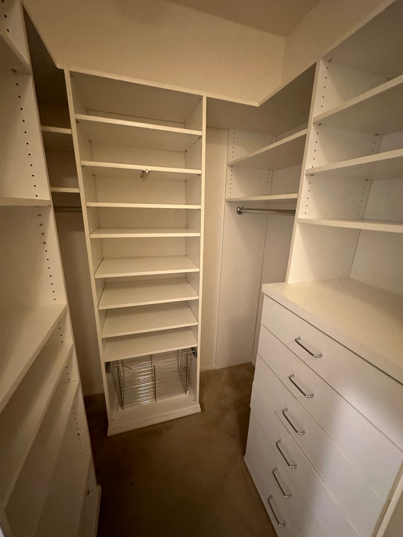 Building Photo - 715 Garonne St