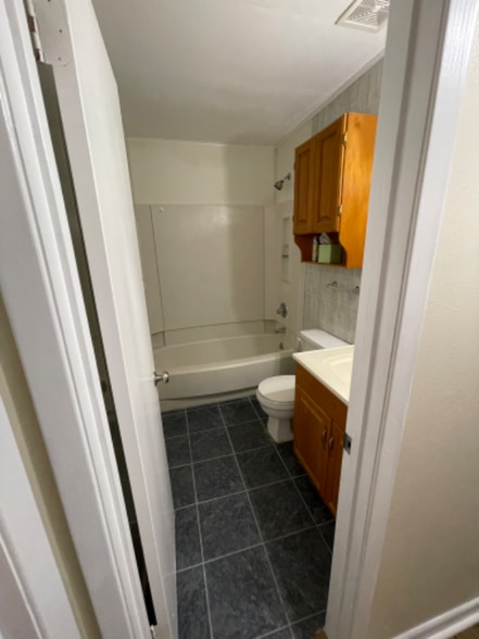 Building Photo - 85 7th St