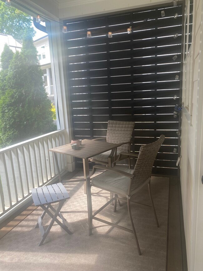 back patio - 2556 Vail Ave