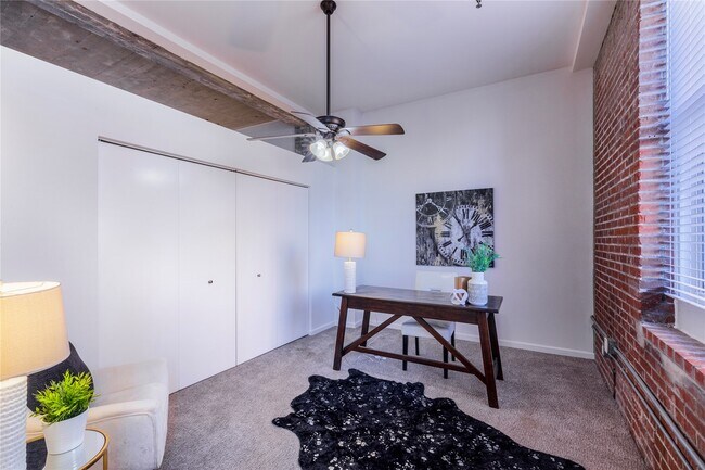 Building Photo - 1511 Locust St