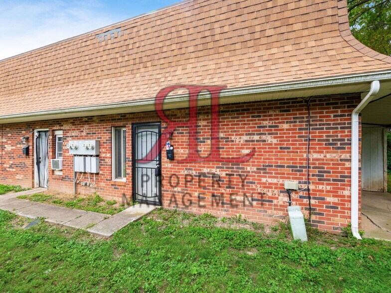 Primary Photo - 4923 Myers Rd