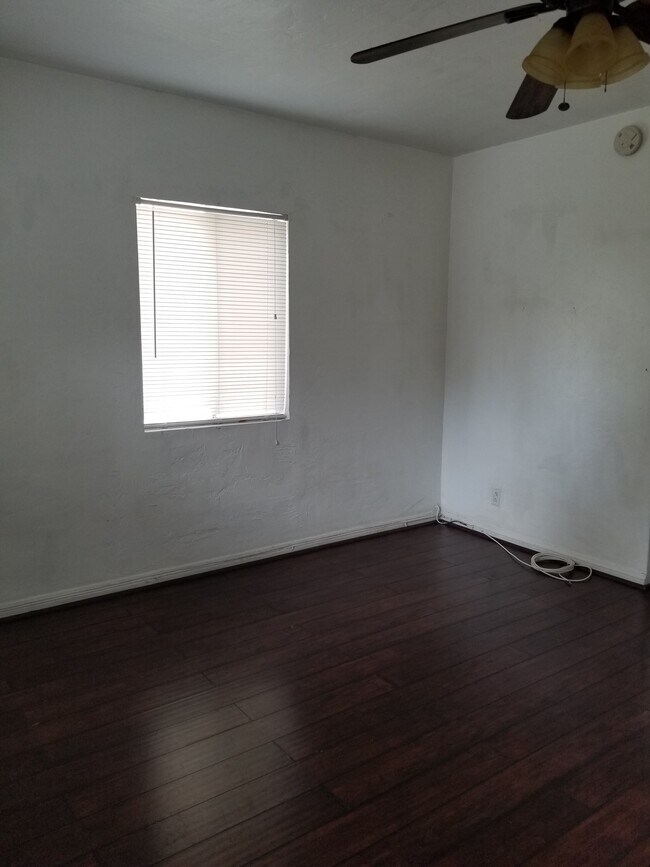 Building Photo - 214 N Hoover St
