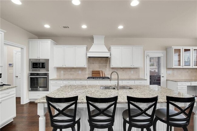 Building Photo - 3000 Smyrna Grove Dr