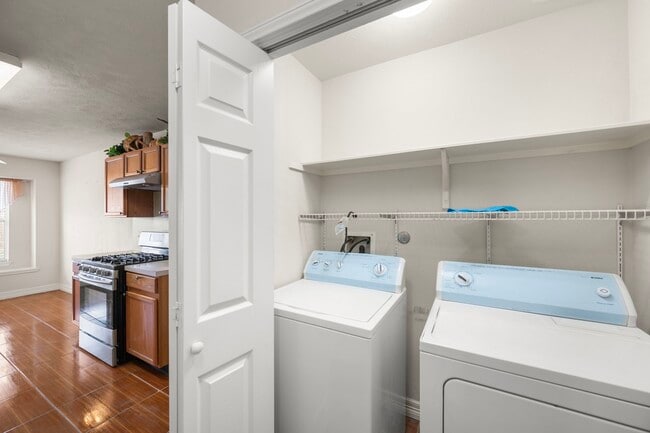 Building Photo - 10506 Linsley Lane