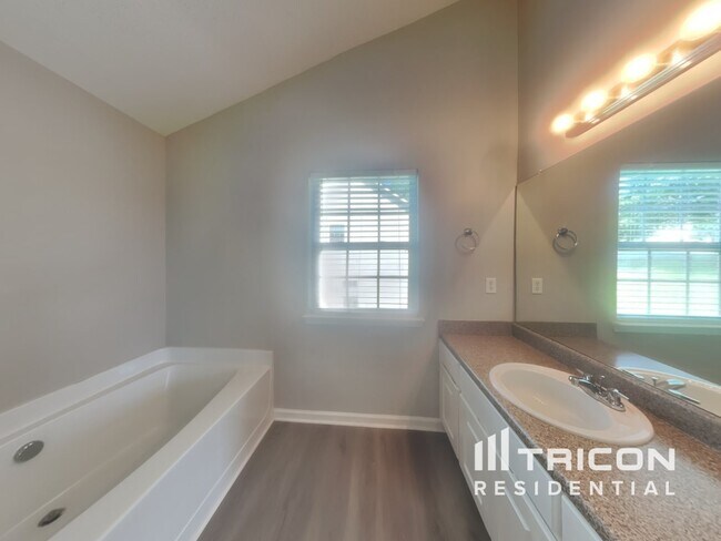 Building Photo - 5419 Village Ridge