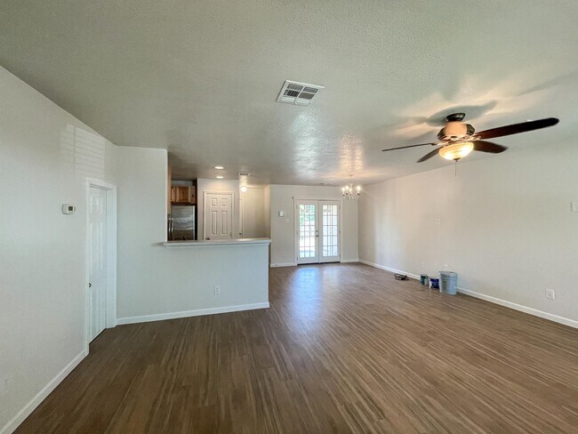 Building Photo - 1009 Mellow Breeze